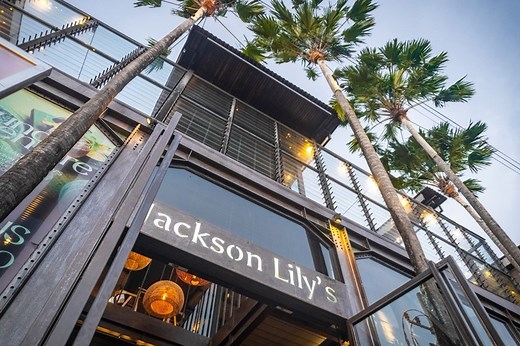Get ready for a taste adventure! Visit Jackson Lily's by Ginger Moon and indulge in Asian-Western fusion, crafted by Chef Dean Keddell himself! 👨‍🍳✨ 𝐉𝐚𝐜𝐤𝐬𝐨𝐧 𝐋𝐢𝐥𝐲’𝐬 𝐛𝐲 𝐆𝐢𝐧𝐠𝐞𝐫 𝐌𝐨𝐨𝐧 📍Jalan Raya Seminyak No. 2, Badung, Bali, Indonesia✉️ eat@JacksonLilys.com📞082134709170 #JacksonLilysbyGingerMoon #bali #seminyak #balifood #balirestaurant #ourbaliyourbali | Jackson Lily's by Ginger Moon