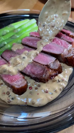 Delicious Pink Peppercorn Sauce Recipe for Steaks