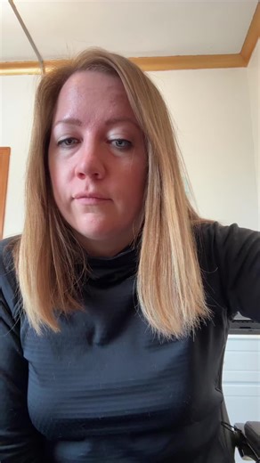 Let’s be real, the stalker fetish is not something I’m in to. If a random dude is in my backyard, he should be scared. #booktok #stranger #lightsoutbook #bookish