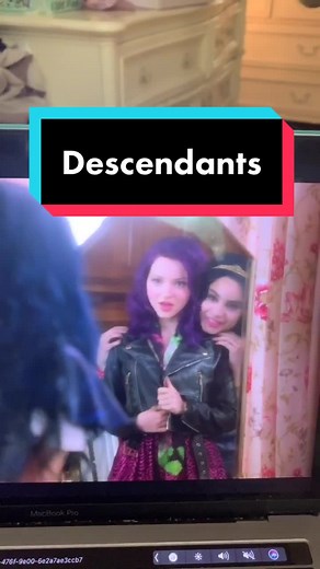 Recreating Funny Disney Scenes with Descendants Characters
