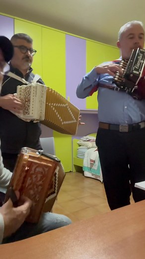 725 reactions · 45 shares | L’uva fogarina Dedicato a tutti gli appassionati dell organetto direttamente da Fossacesia (CH) | Paolo De Luca | Facebook