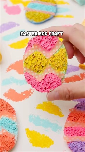 Easter egg sponge painting js a fun way to paint Easter eggs! #eastercrafts 💗💛