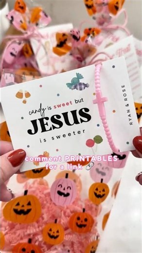 Halloween treat bags! 🩷