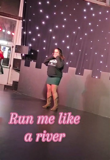 ✨OBSESSED✨ with this line dance #river #runmelikeariver #linedance #linedancing