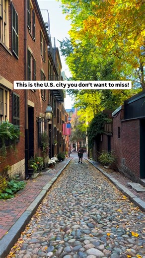 Vira Egelston • Travel Journal on Instagram: "Arguably the best city in the US 🤷🏼‍♀️🙌🏼 📌SAVE THIS list of must do’s if you’ve visiting Boston for the first time ⬇️ 🏛️ Walk the Freedom Trail ⚾️ Catch a Game at Fenway Park 🍝 Eat in the North End 🦞 Try a Lobster Roll 🎓 Visit Cambridge - Harvard Village 🌸 Explore Boston Public Garden 📖 Browse Boston Public Library 🖼️ Explore the Isabella Stewart Gardner Museum 🕯️ Wander Beacon Hill 🛍️ Shop at Newbury Street #newengland #beaconhill #lob