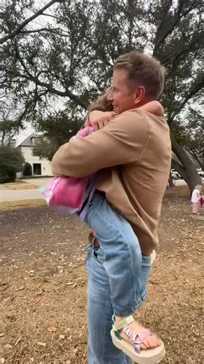 Sean Lowe on Instagram: "Definitely a daddy’s girl"