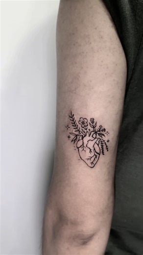 🖤 Mantra Tattoo & Piercing 🖤 Un estudio donde el tatuaje se realiza con técnica, respeto y atención al detalle. Cada pieza se trabaja de forma personalizada, cuidando el proceso, la higiene y la intención detrás de cada diseño. Creemos en el arte que conecta con quien lo lleva y en marcar la piel con significado. 📍 Puebla 📲 Agenda y cotizaciones: 221 320 5672 #MantraTattoo #TattooPuebla #TattooStudio #ArteEnLaPiel #InkLife