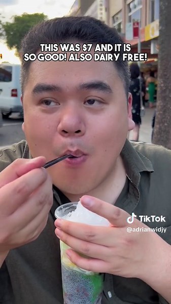 Iconic Dessert Spot Open Till 2am in Cabramatta