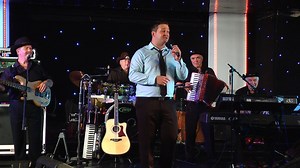 183K views · 5.5K reactions | Award winning Gary Gamble performing 'Catch Me If You Can' | Hot Country TV | Facebook