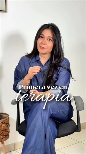Psicóloga Clínica - CindyDurán on Instagram: "La primera vez en terapia casi nunca se siente como lo imaginabas. No siempre sabes qué decir, por dónde empezar o si “lo que traes” es suficiente. No tienes que llegar con las palabras correctas. No tienes que tener todo claro. Solo tienes que llegar. La terapia empieza cuando te permites hacerte preguntas con honestidad y pedir ayuda es una forma de valentía. 📧 psicocindyduran@gmail.com 📲 +503 7613 0030 #psicología #saludmental #Psicologo"