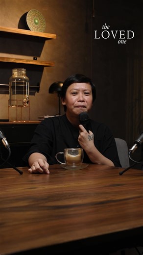 THE USE OF BLACK AND WHITE FOR THE LOVED ONE. Ni-reveal nina Director Irene Emma Villamor, Kaye Banaag, at Pao Orendain bakit ginamit ang black and white sequences sa film. 📺 WATCH THE FULL ROUNDTABLE: https://youtu.be/eYSEpn_gXAo?si=s-BYuhVzYqIjjv9W Directed by Paolo Ruiz Shot by Roundhouse Stellar Story Edited by Meshlab #TheLovedOne #AnneCurtis #JerichoRosales | VIVA Films