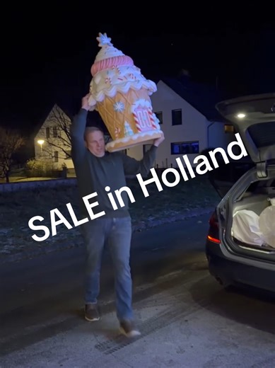 Sale in den Niederlanden Wir waren erstaunt, wie leer schon alles war. Es gab 40 bis 50% auf Alles! #Weihnachtshaus #leurs #vancranenbroek #venlo #piratesshinyxmas