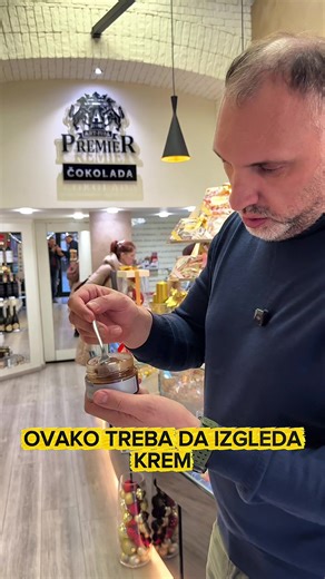 Premier čokolada je prešla igricu sa ovim kremovima. Gde god vidim neke kremove uredno probam, nijedan industrijski mislim da nije ni blizu ovoga. Na nešto da može da parira sam nailazio po Italiji kod malih zanatskih radnji i to je to.