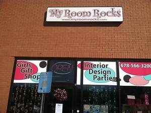 Local Deals Include Free Jewelry