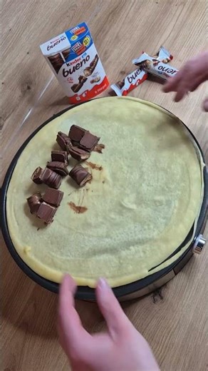 Kinder Bueno Crêpe ASMR 🍫🥞 #shorts #food