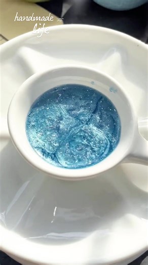 Handmade Gold Foil Lipstick Tutorial