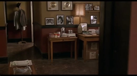 Patsy Kensit shoe dangle and loss - Grace of My Heart (1996)