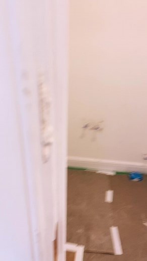 We all know the chippy love there expanding foam 🤦🏻‍♂️🤣 #sitework #Painting #GetGrafting #hardwork #fypシ゚viral🖤tiktok #fypage