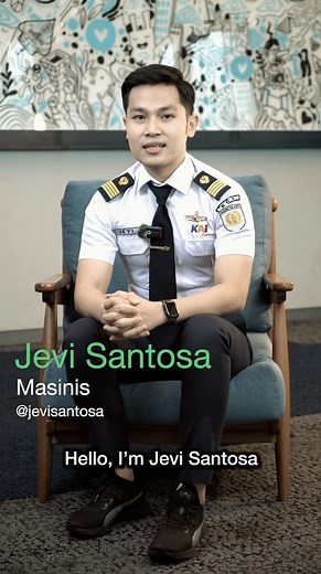 7.1K reactions · 34 shares | ✨ Dedikasi Tanpa Batas di Hari Raya ✨ Jevi Santosa, seorang Masinis sejak 2015, sudah 10 tahun tidak merayakan Hari Raya bersama keluarga karena harus bertugas. Bagaimana cara Jevi untuk tetap terhubung dengan keluarganya?  Tonton kisah hangat nya dalam video ini—karena jarak tak pernah bisa menghalangi cinta dan kebersamaan.  Siapa yang akan kamu kirimkan pesan hari ini? ✨ | Meta | Facebook
