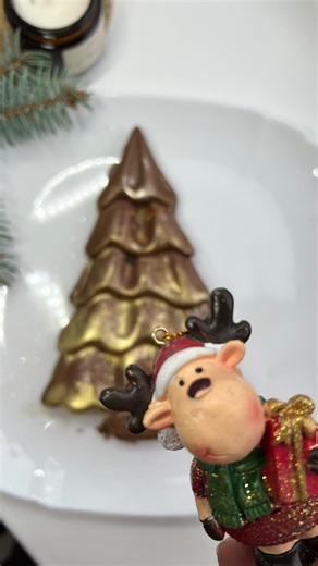 ASMR Recipes by Olya on Instagram: "No-baking Chocolate Christmas Tree 15 min🍫✨ Find the date pit challenge: A — I saw it B — I missed it C — My tooth found it for me 😬🤣"