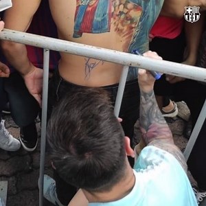 When a Leo Messi autograph is eternal 💙❤️ | FC Barcelona