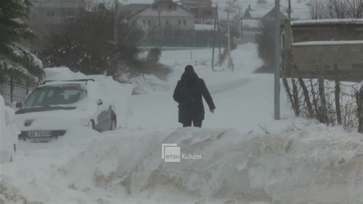 Exploring a Snowy Landscape: Winter Walkthrough