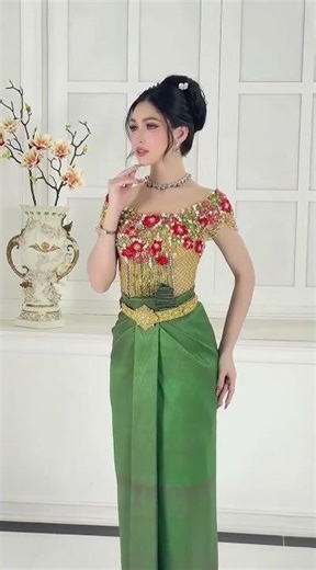 So beautiful bride កូនក្រមុំស្អាតណាស់🤭 #marry #wedding #makeup #beautiful