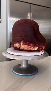This Stormtrooper helmet cake by @melaniebaker_cakes is so goood! Are you a fan of starwars?? Filmed using her remarkable creator pro mount, code "bakemeacake" for 20% off at arkon.com #starwars #baking #arkonmounts #contentcreator | Arkon Mounts | Facebook