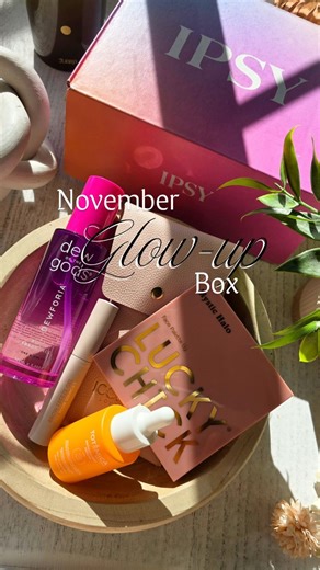 Randi Poe on Instagram: "Get ready to paint the season bright! 🌈 The holidays are here, and so is the newly renamed IPSY lineup — your favorite subscription just got a glow-up with new names and the same glam we love. @ipsy #giftedbyipsy #ipsyambassador Here’s the breakdown: 💖 Glam Bag → now IPSY Original (your 5 deluxe-sized faves) 💄 BoxyCharm → now IPSY Extra (5 full-sized products = serious value!) 🌟 Icon Box → now IPSY Ultimate (quarterly luxury, curated by icons) This month’s November I