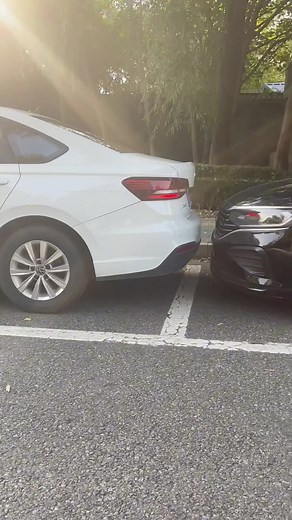 Driving lessons teach you for free: judging the distance between cars.#car #skill #drivinglessons