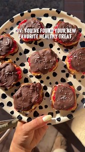 If you aren’t making peanut butter and jelly date bites as your healthy treat, you’re definitely missing out! You are going to want to save this one for sure! What I used: Organic medjool dates Organic creamy peanut butter Fresh organic raspberries Chocolate chips of choice Flakey salt Instructions: 1. Make a slit down the center of your date and remove the pit 2. Place dates on parchment paper and smash with a small jar 3. Spread some peanut butter on top 4. Mash up raspberries and spread on to