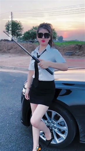 Automatic spring extension #Three-section stick, can be released with one click, solid, small