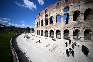 Inaugurata la nuova piazza del Colosseo: il progetto di Stefano Boeri Interiors