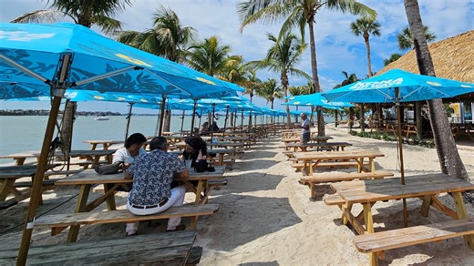 Popular Sarasota waterfront restaurant reopens as Siesta Key dining spot prepares to close