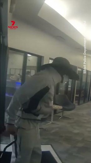 Man with fake limp and cane robs bank