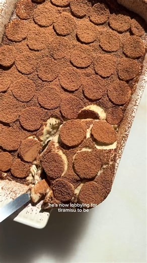 This Bourbon Banana Pudding Tiramisu will change the way you think about tiramisu. The banana pudding adds natural sweetness, while the coffee and bourbon-soaked ladyfingers give the whole dessert that classic tiramisu flare. This simple recipe is so delicious, it's a crowd-pleaser for a reason! Get the recipe here: https://justinesnacks.com/bourbon-banana-pudding-tiramisu/ | Justine Doiron