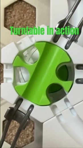 Gravitrax turntable in action