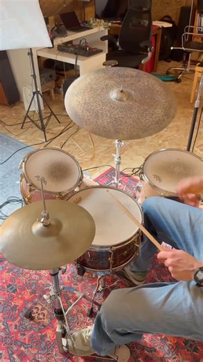 Paolo Orlandi on Instagram: "🎶 Close vs. Open Comping 🥁 When we talk about comping in jazz, there are two very different philosophies you can explore behind the kit: 👉 Close Comping (Vertical) The ride cymbal is the anchor — it’s the timekeeper, the leader. Everything else in the kit (snare, bass drum, hi-hat) is coordinated around the cymbal. This creates a tight, “traditional” swing feel where there’s a clear hierarchy: cymbal first, everything else follows. Think of it like a stacked chord