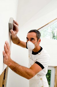 How to Make Drywall Mud Smooth With a Sponge