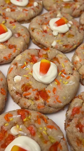 White Chocolate Candy Corn Sprinkle Cookies 🧡💛🤍 (full recipe in video!) #candycorn #halloween #halloweenrecipes #cookies #sugarcookies #viralcookies #fyp