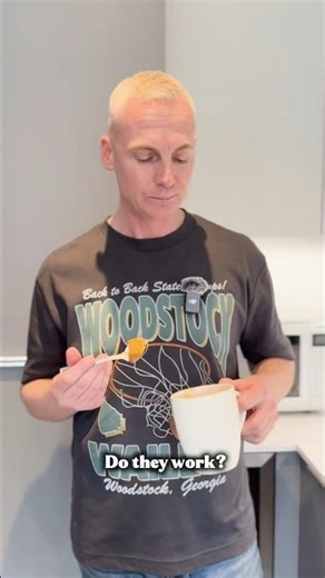 I Tried a 3-Ingredient Mug Cake in the Microwave 😱 | Easy Cake Recipe #mugcakes #shorts