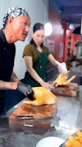 882K views · 10K reactions | Giờ Mới xong công việc Cả ngày nay với Phở Gà cùng các Bạn trong Buổi Phở Gà Hôm Nay . Lọc Má Đùi Lớn , Mở Lớn , Để Có Tô Phở Đùi và Nhiều Phần Thịt Đùi Hơn  Ưu Điểm Trình Bầy Món Ăn Phở Gừ  . Em Mời Cả Nhà Ăn Tối Nhé  #PhởGàĐùi #LọcĐùiGà #ĐầuBếpNguyễnHữuThọ #duaxcarkitchen | Hữu Thọ Nguyễn | Facebook