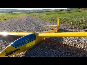 Multiplex Alpha, flott unterwegs, mit wenig V-Form, Querrudern und wirksamen Landeklappen. Geht das?