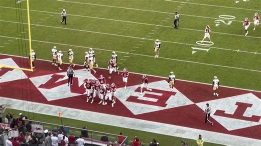 Temple is a 10 point underdog to Navy, and the Owls just took a 17 to 7 lead right before the half | John Clark