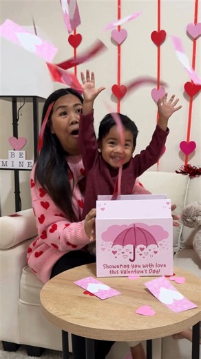 Send A Cake | Online Cake Delivery on Instagram: "Not every Valentine’s gift needs to be romantic. 🎂Some are for friends, family, or the people who make everyday life feel a little lighter! ❤️ #sendacake #valentinesdaygiftideas"