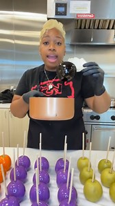 Let’s Make A $900 Candy Apple Order 🤗 🍏 Total Apples: 75 👩🏽‍🍳 Total Prep Time: 3 Days 😩 🤗 Are you ready to create your own treat making business! Click link below and learn how to make candy apples today 😍 👉🏽 https://stan.store/KeishaKandiApples #fypシ゚viralシfypシ゚ #TreatMakers #candyapple #womenownedbusiness #fypageシ#hoildayseason #dippedapples | Keisha Kandi Apples