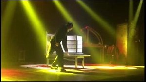 Illusionismi e giochi di prestigio: al teatro Vittoria il Carnevale diventa magico