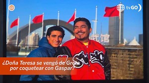 140K views · 898 reactions | ¡SE VENGÓ! Teresa no soportó ver las fotografías de Greta en el teléfono de Gaspar, por eso decidió cobrar venganza tirándole un balde de agua sucia a la novia de Miguel Ignacio 﫢. Encuentra más momentos como este AQUÍ ► https://bit.ly/4jO20sd Mira el capítulo completo de #AFHS12 en América tvGO ► https://bit.ly/afhsfbtvgo | De Vuelta al Barrio | Facebook