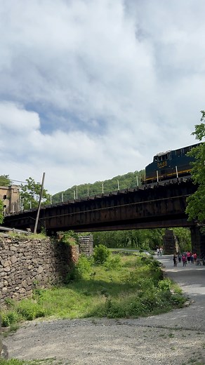 CSX Train Powers Through Harpers Ferry’s Historic Stone Tunnel and Bridge #CSX #HarpersFerry #TrainBridge #Railfan #TrainVideo #TrainSpotting #HistoricRailroad #MountainRails #TrainTunnel #RailroadBridge #CSXPower #TrainsOfInstagram #RailwayHeritage #EastCoastRails | Train Lovers
