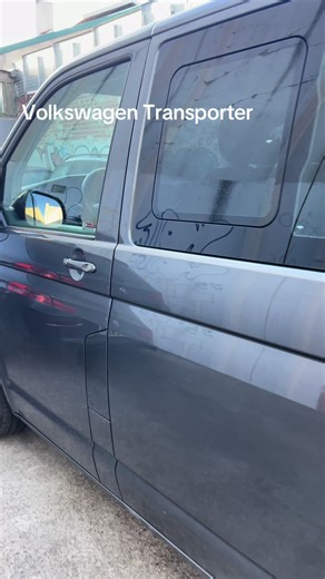 Instalación de cámara marcha atrás Volkswagen Transporter